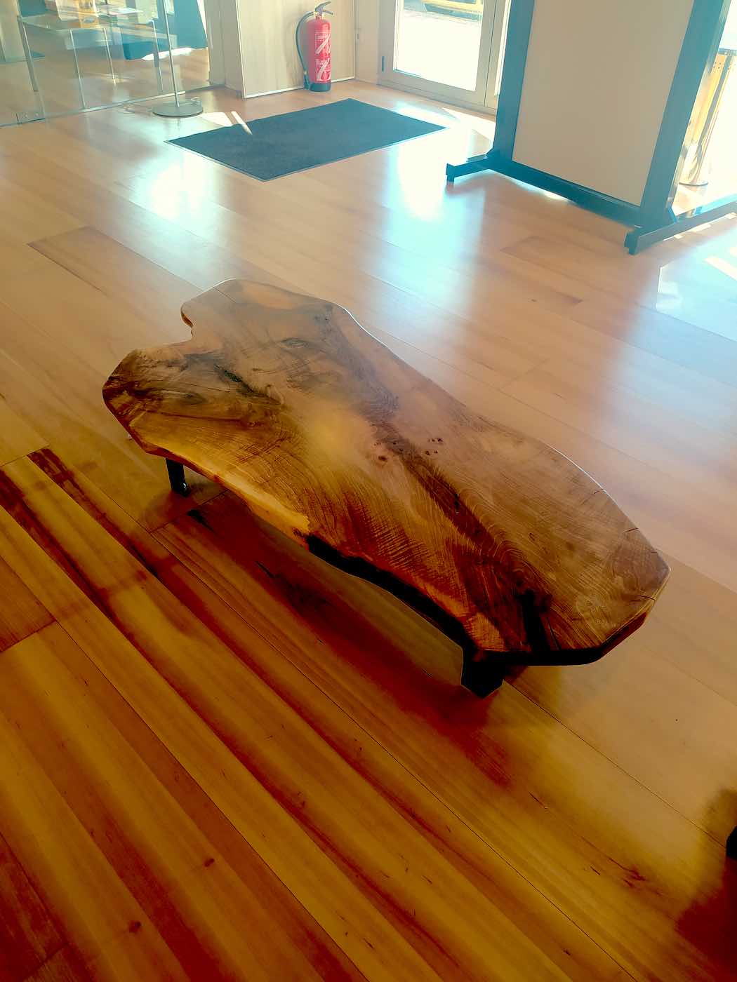Mesa de madera maciza: mesa de centro